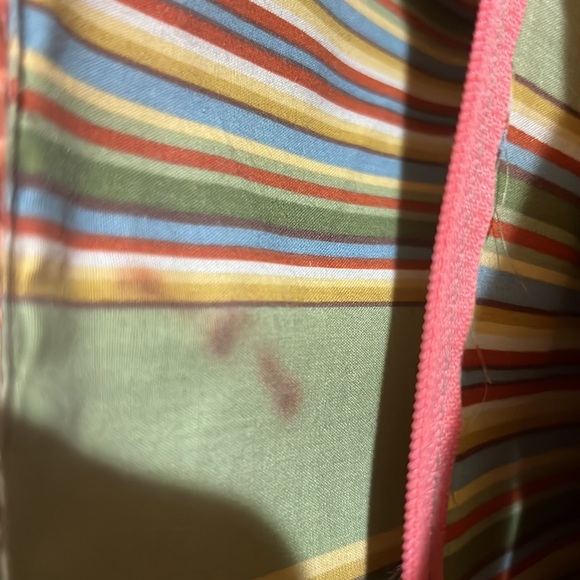 Orang straw bag with Woden handle and snap elastic on widen button. Used - Picture 11 of 12